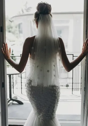 capturing the bride on the day of her wedding